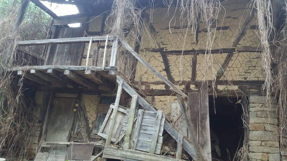 Продава се Къща в с. Микре, Област Ловеч - 102 кв.м за 100 €/кв.м - Снимка #2