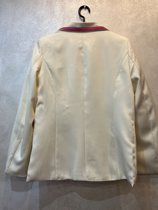 Costum nou fara eticheta