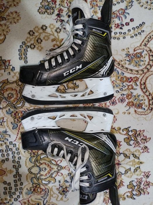 Коньки хоккейные