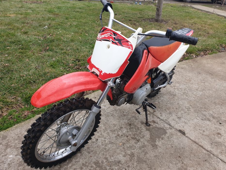 Honda crf 70f  .