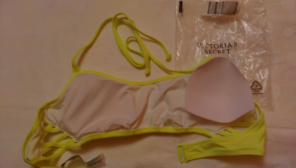 Costum de baie in 2 piese colectia Pink de la Victoria Secret