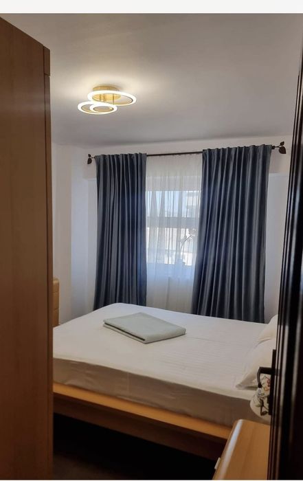 Vand apartament 2 camere Calea Bucuresti