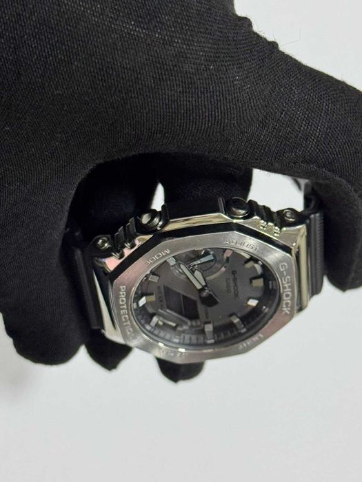 Часовник Casio G-Shock GM-2100-1AER