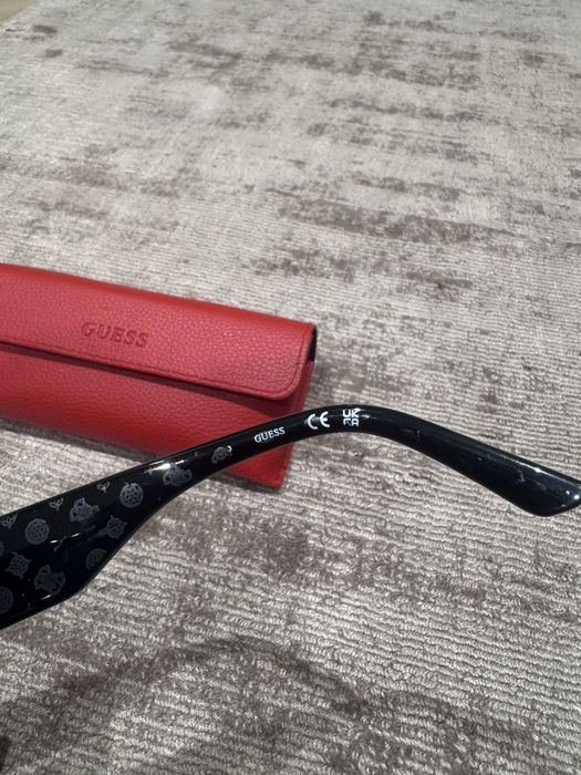 Слънчеви очила GUESS