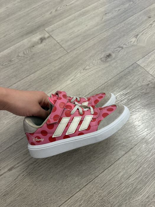 Продам кеды для девочек Adidas оригинал 32р