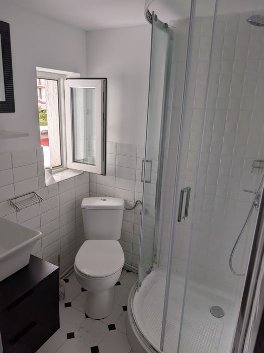 Închiriez apartament cu 1 camera,Între Lacuri