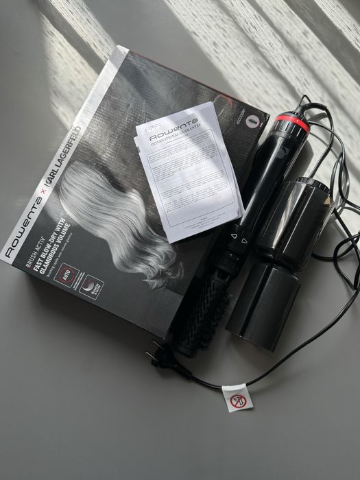 Фен щетка Rowenta x Karl Lagerfeld