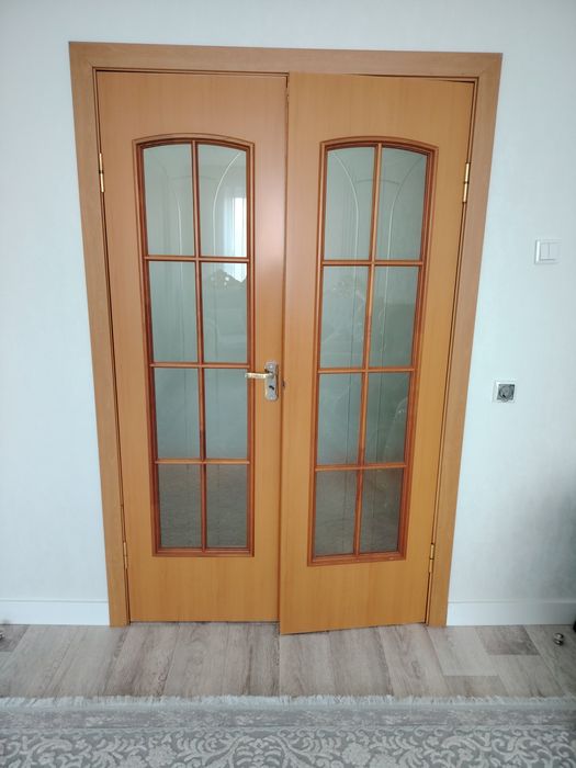 Продам меж комнатные двери