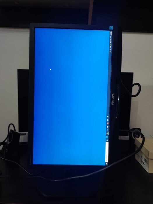 Монитор Philips Brilliance 221B LED с вградени колонки и usb hub