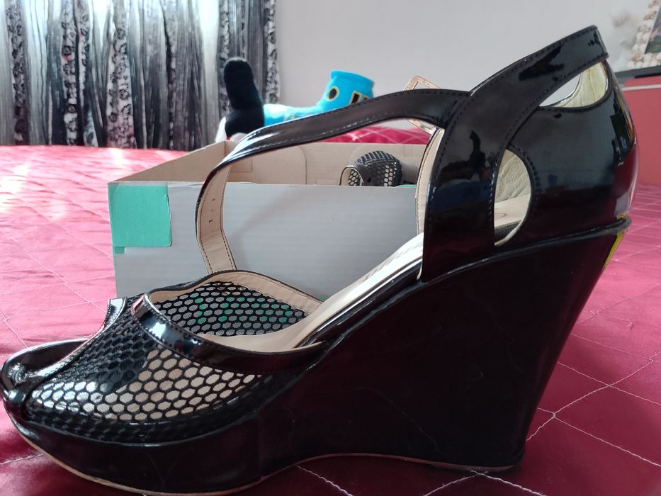 Дамски сандали без забележки