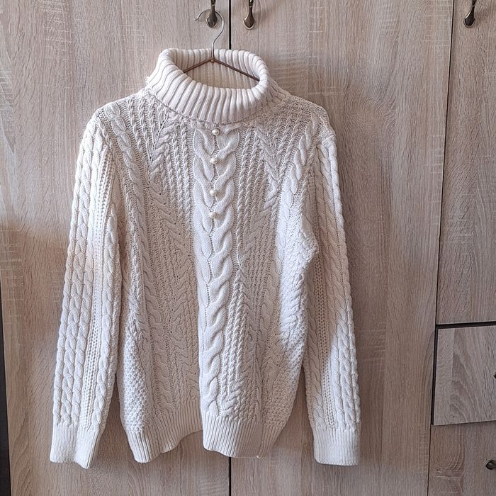 Свитера вязанные и платье ,Новое