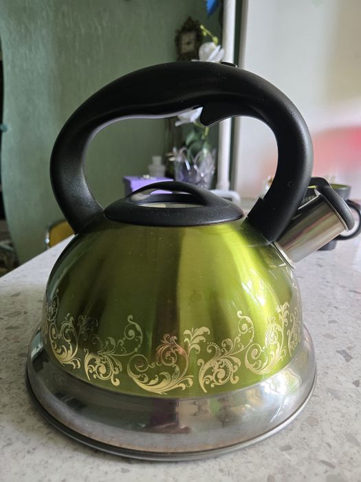Продам чайник 3 литра