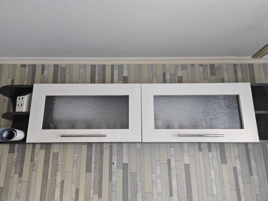 Продам тумба + навесной шкаф