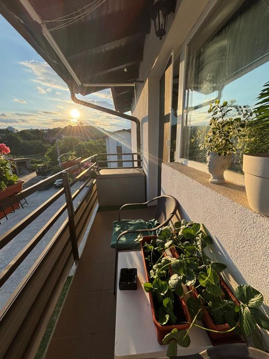 Vând apartament in Criseni