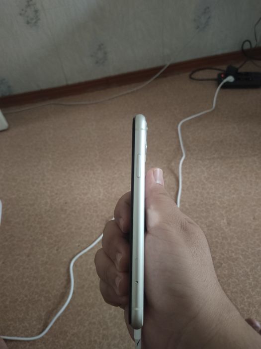 iPhone 11 в идеальном состоянии