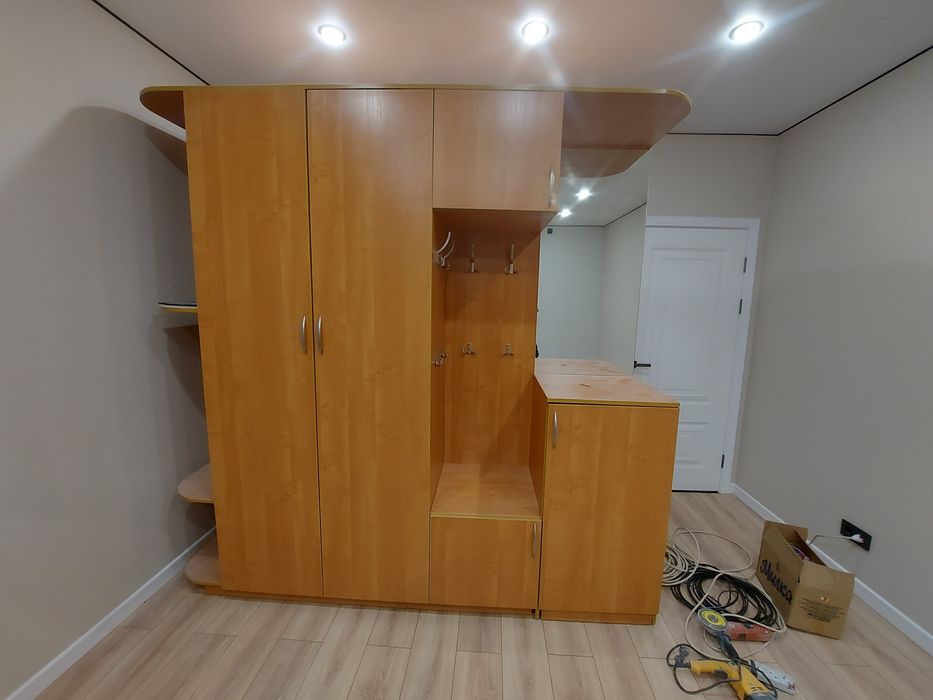 Шкаф  для хола и прохожей