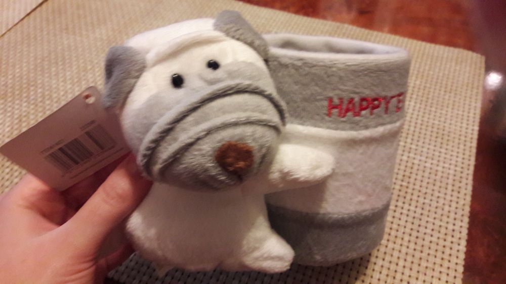 Для школьников стакан с игрушкой