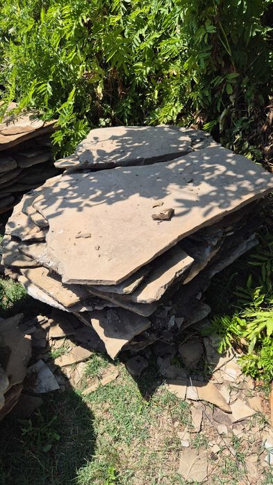 Каменни плочи от покрив