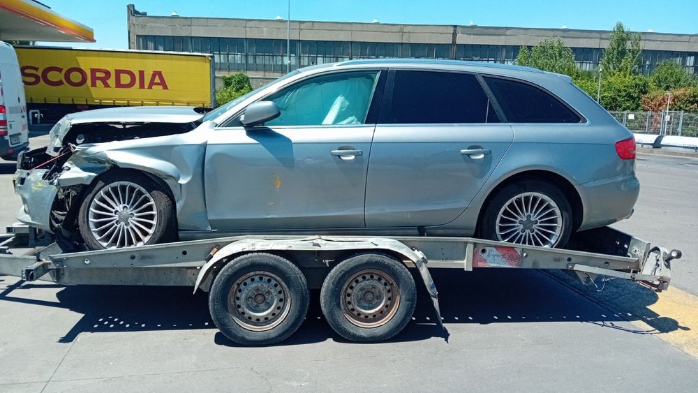 Продава се само на части Audi A4 B8 3.0 tdi