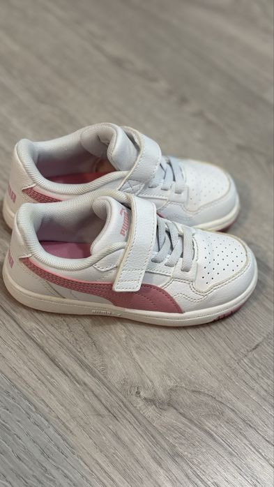 Adidasi fetite marimea 27