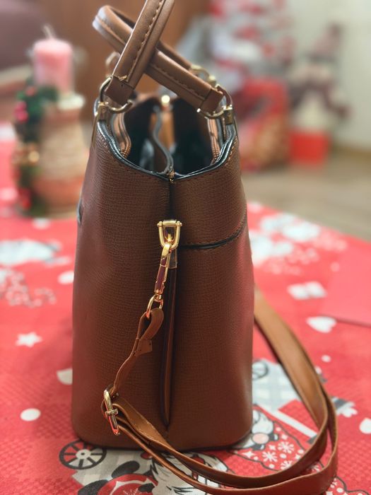 Дамска чанта Guess