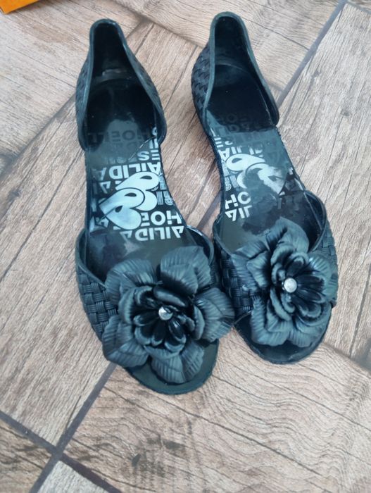 Дамски сандали, чехли, балеринки, обувки