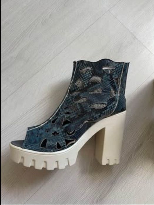 Летни дамски боти