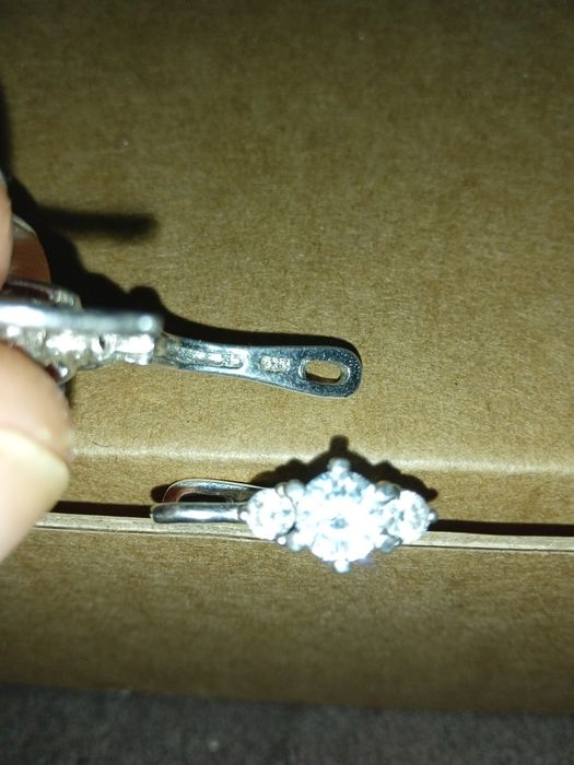 Продам серьги серебро