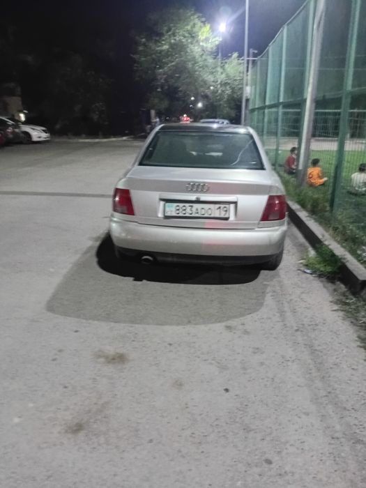 Ауди А4. 1.8  акп
