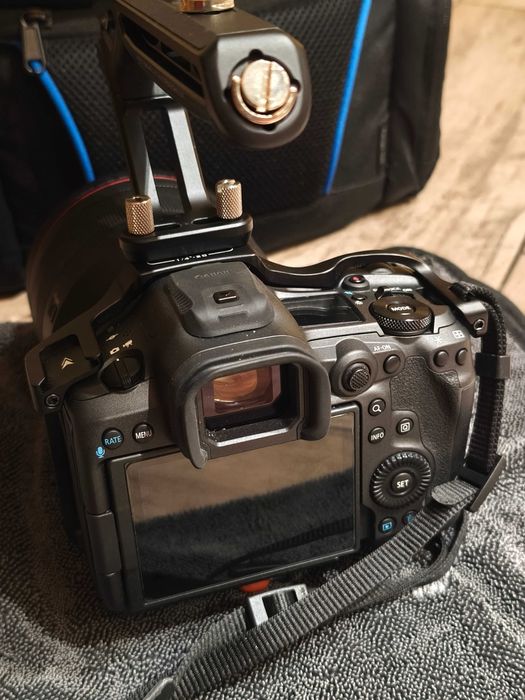 Продам фотоаппарат Canon EOS R5 MARK II