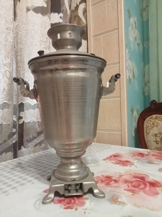 Самовар электрический продам.