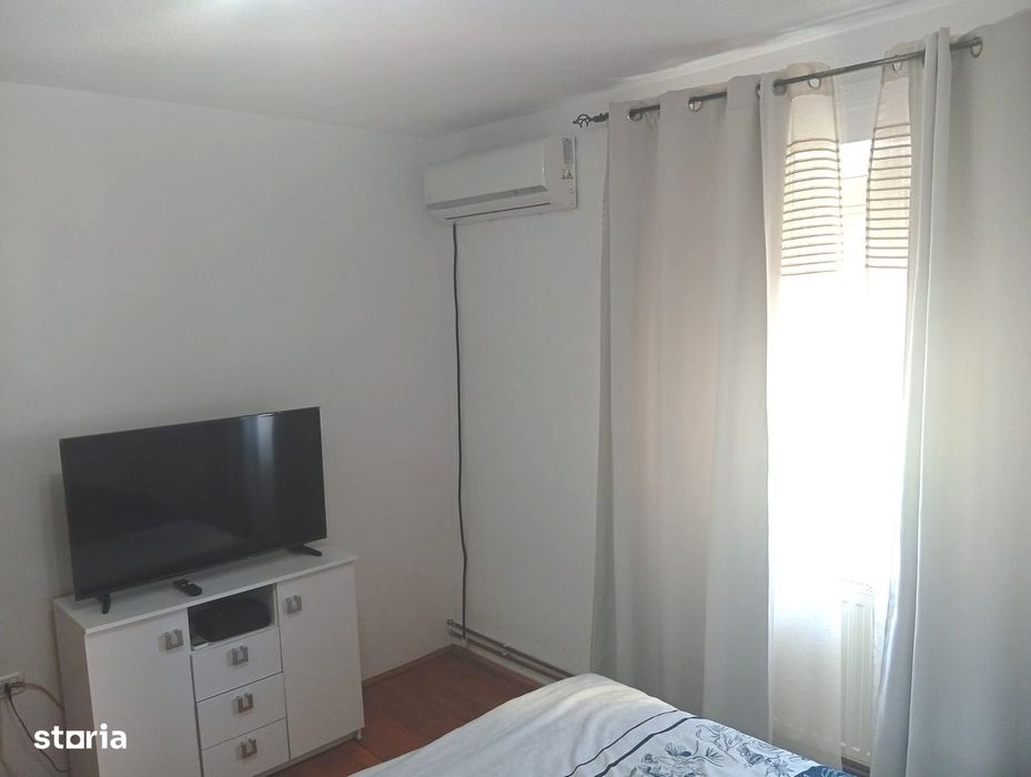 Apartament 3 camere in Gradiste