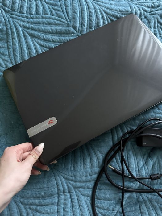 Продам ноутбук и экран компьютера