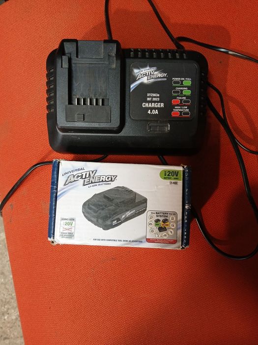 Acumulator nou si incarcator Activ Energy