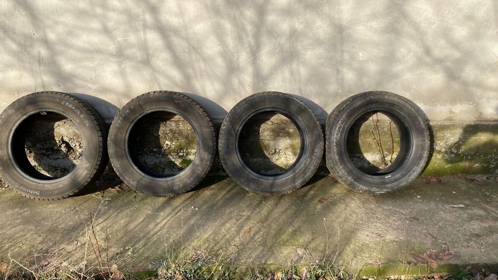 Срочно продам зимний шины 15р