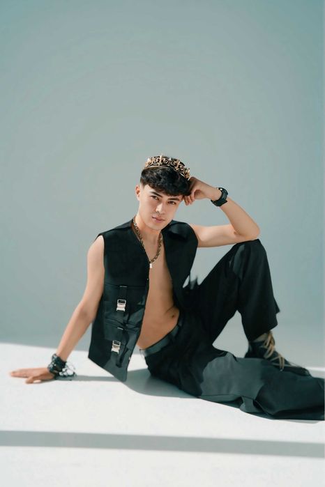 Мужская корона в серебряном и золотом цвете. Доставка включена.