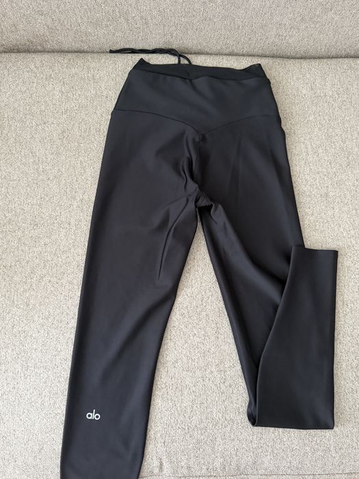 Alo Airlift Divine Bra & Alo Airlift Mesh High-Waist Divine Legging
