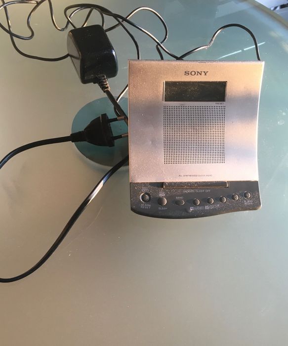 Часовник / Радио будилник