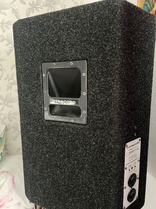 Vând Dynacord F150