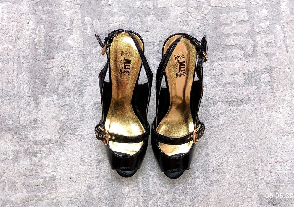 By Jennifer Lopez из США босаножки. Размер 40.
