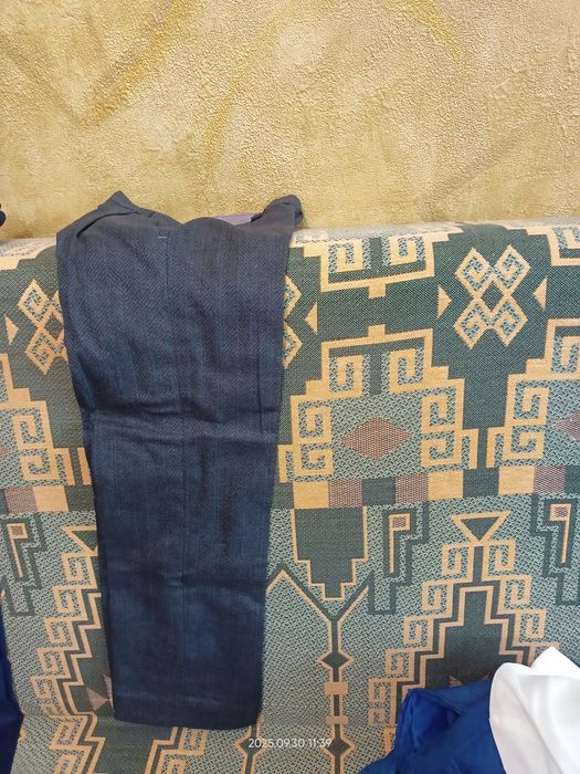 Школьные костюмы и брюки