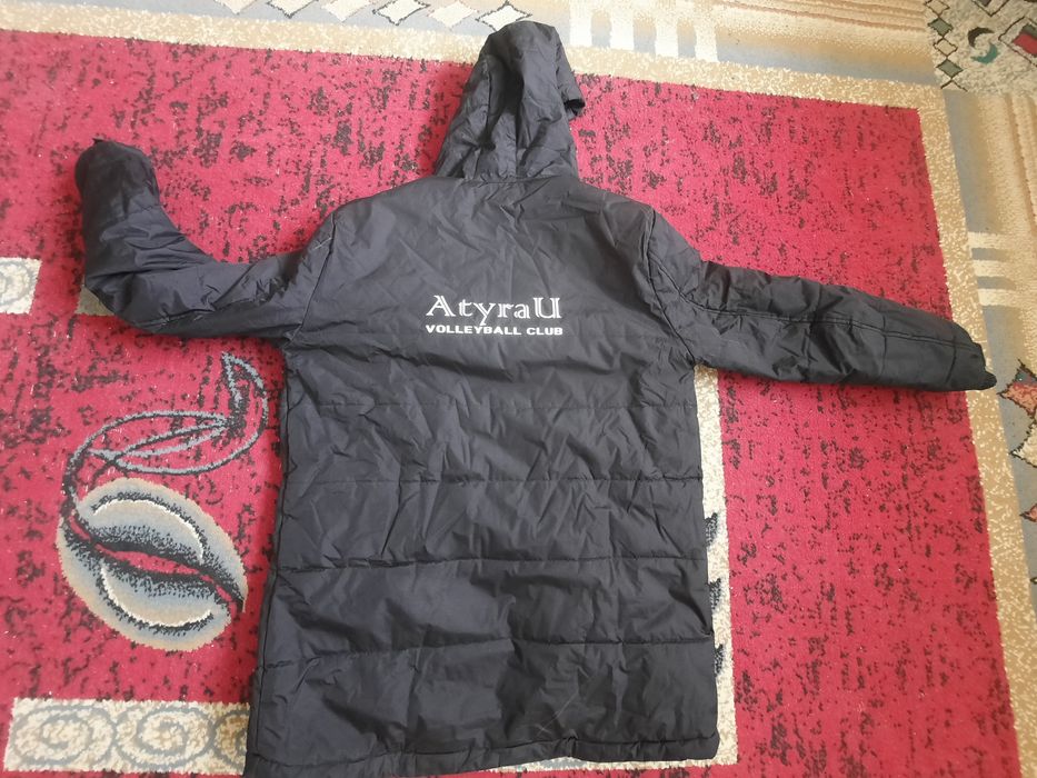 Срочно продаю куртку клуба по волейболу Атырау