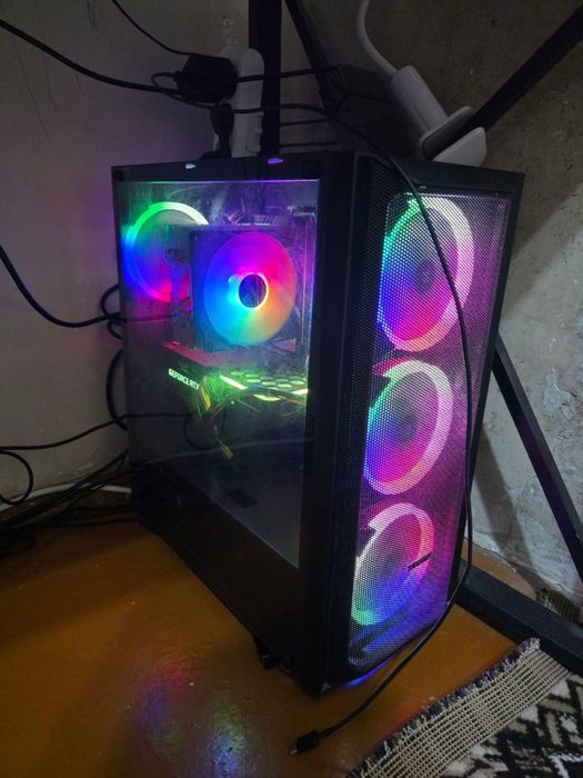 Rtx 3060 12GB/Core i7 10700/16gb/256gb nvme/2tb hdd/Case RGB/600W