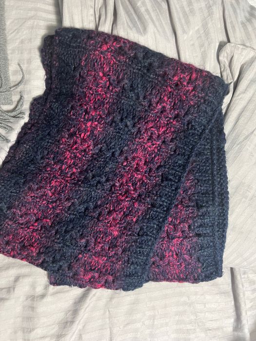 Отдам пакет с шапками и шарфами