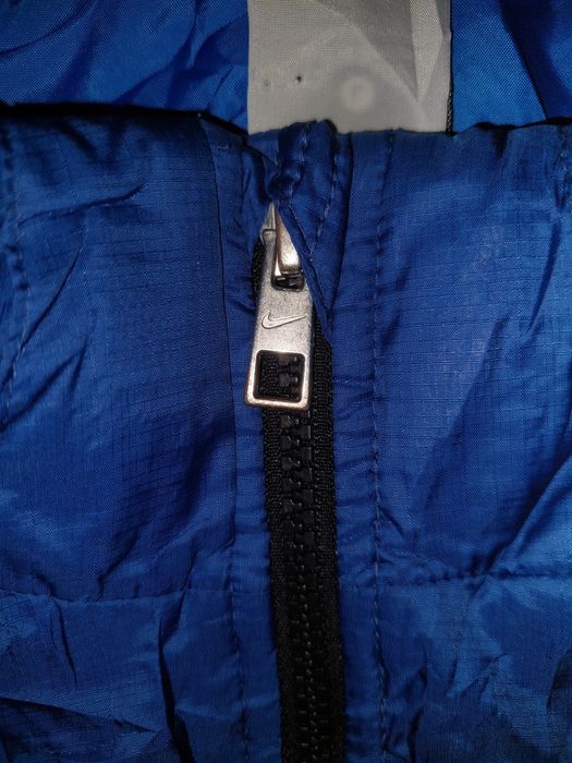 Geaca nike albastră