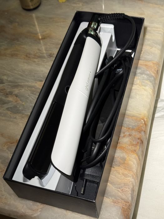 Placa de păr GHD Platinum + Professional Smart Styler, nouă, nefolosită, în stare perfectă