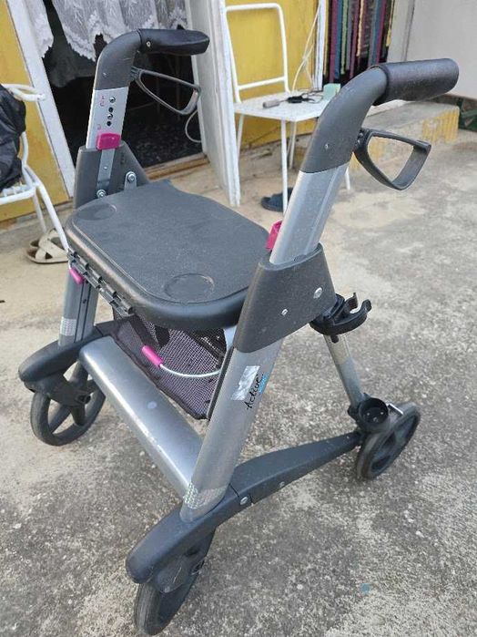 Алуминиева проходилка, количка за възрастни хора