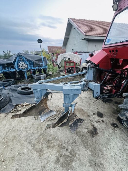 Plug pentru tractor cu doua brazde, fabricat la Sibiu, ireprosabil!