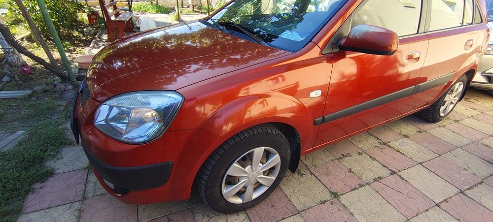 Kia Rio 1.4, benzină,2006 • În familie de nouă • ITP/RCA la zi”.