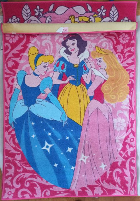 Оригинален килим за детска стая на Дисни - 2 вида